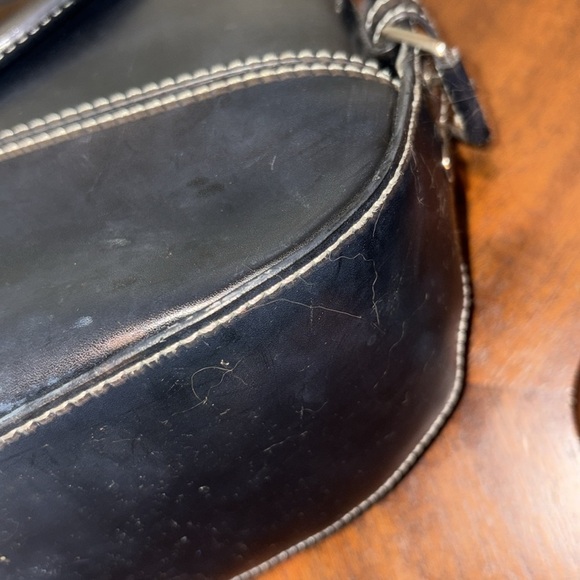 Tommy Hilfiger leather extra smooth Crossbody bag  navy blue/white stitching EUC - Picture 13 of 17